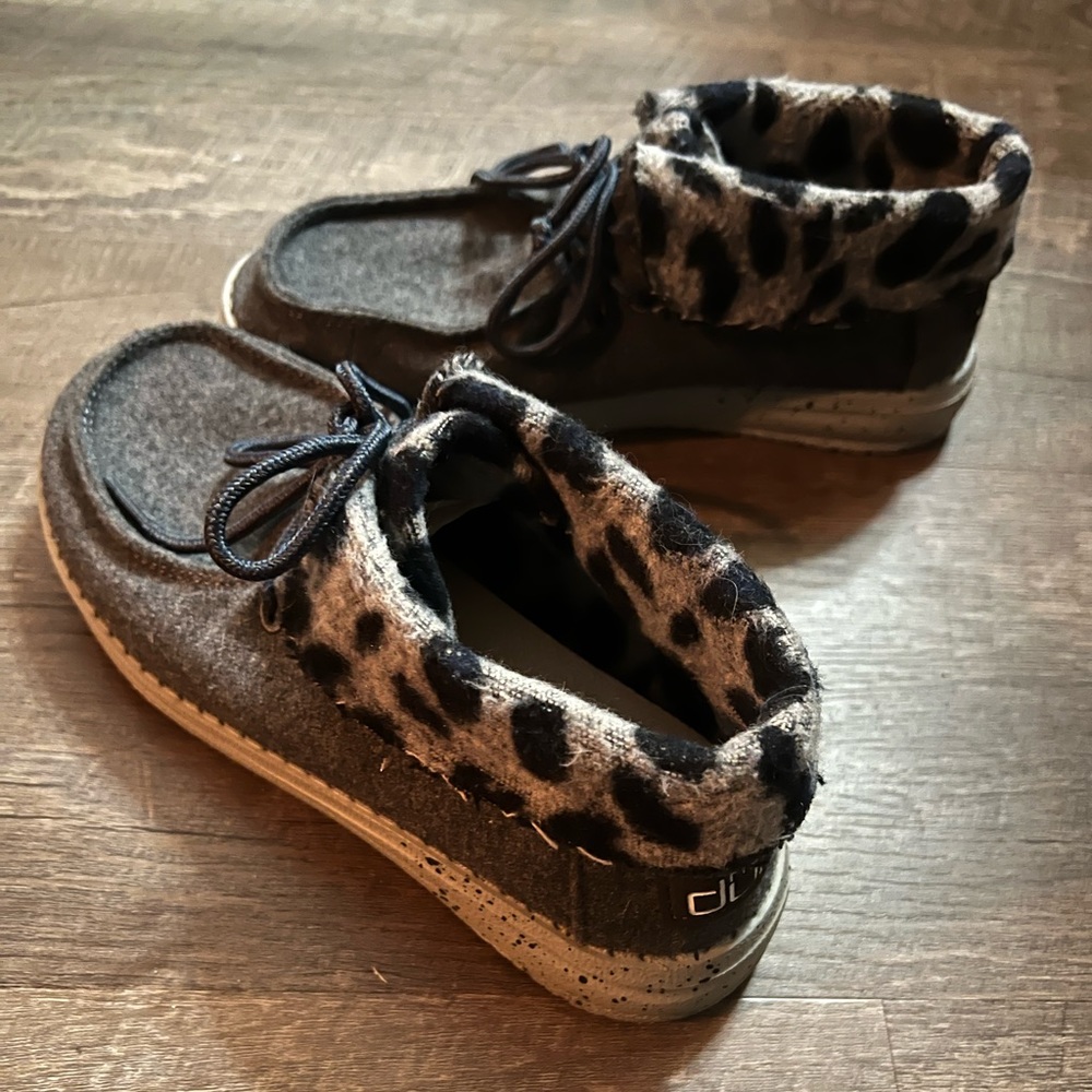 Black and Gray Cheetah Print Hey Dudes